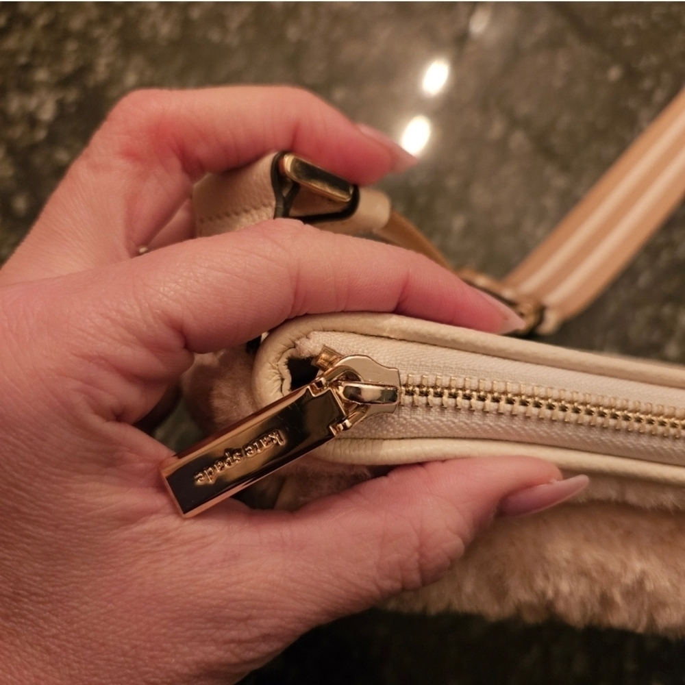 Kate Spade Cream Crossbody Bag with Fluffy Sherpa Texture - Picture 6 of 6